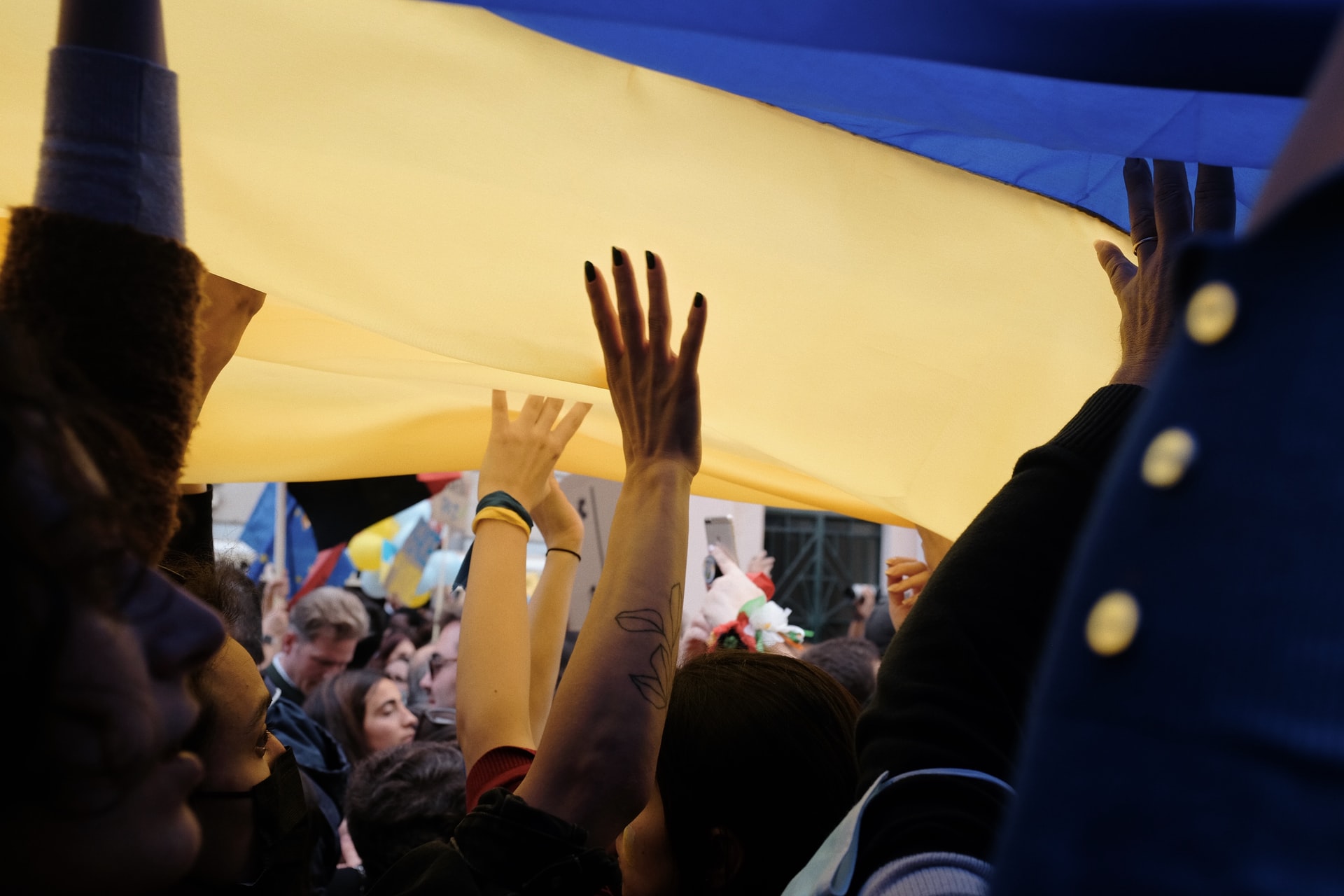 Кому надають статус біженця?